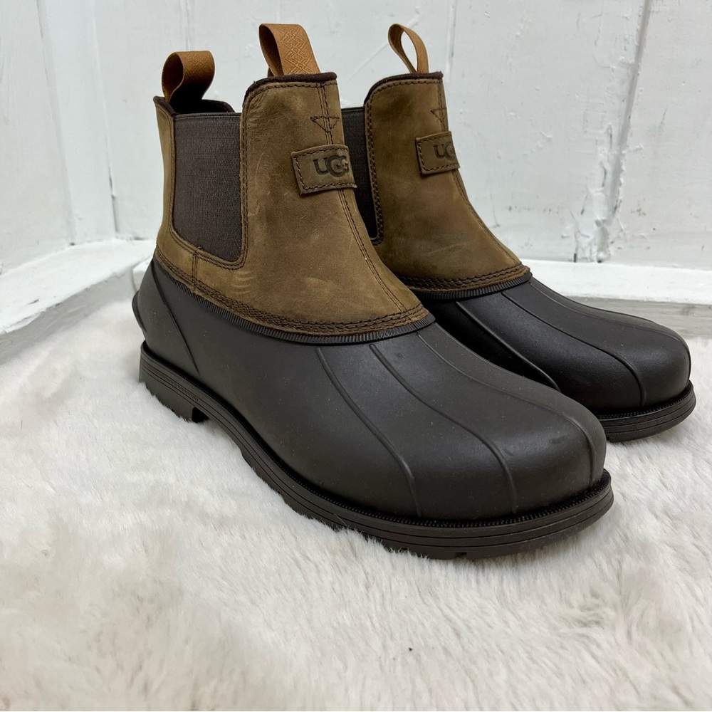 SOLD! Ugg Gatson Chelsea Boot - Picture 13 of 15